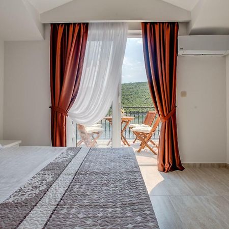 Villa San Apartments 티바트 외부 사진