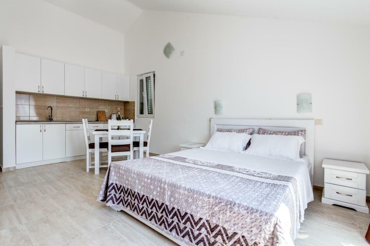 Villa San Apartments 티바트 외부 사진