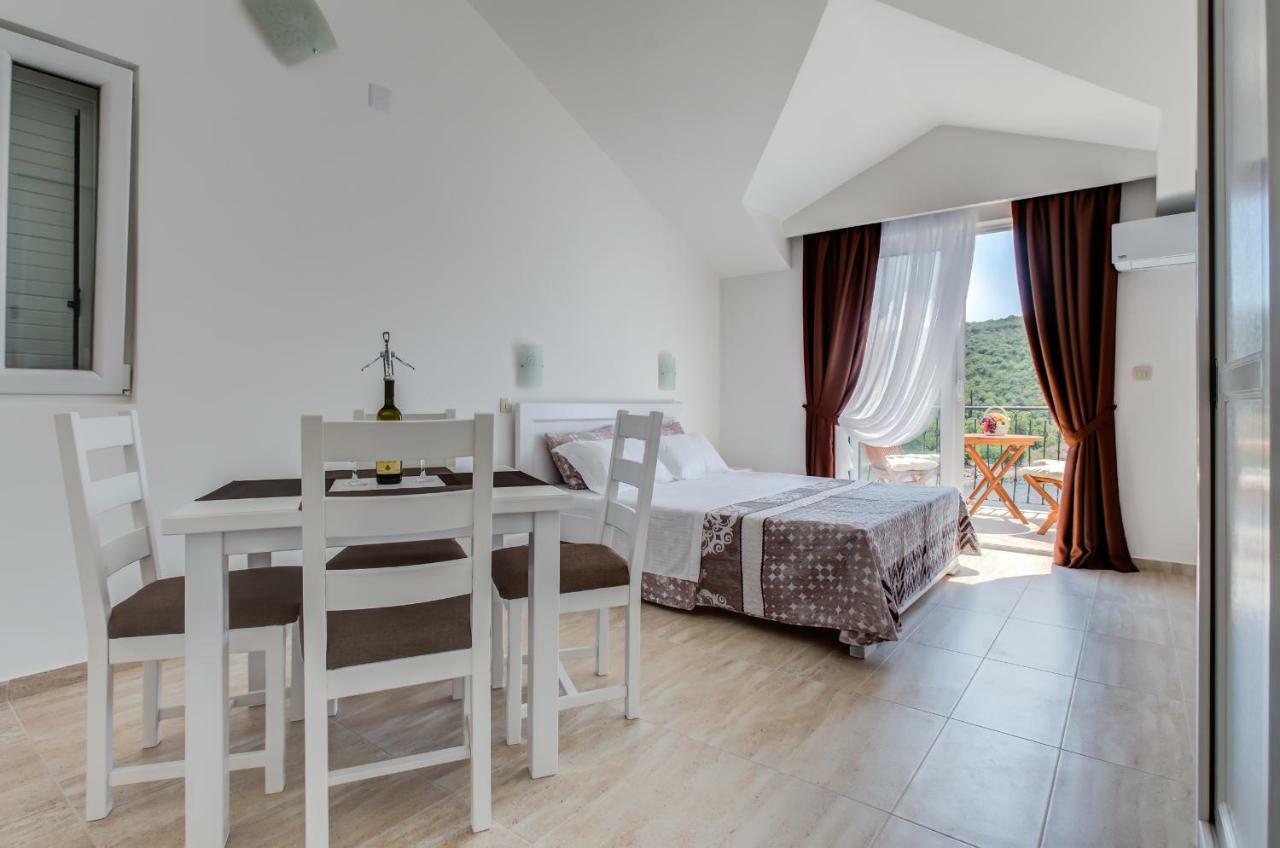 Villa San Apartments 티바트 외부 사진