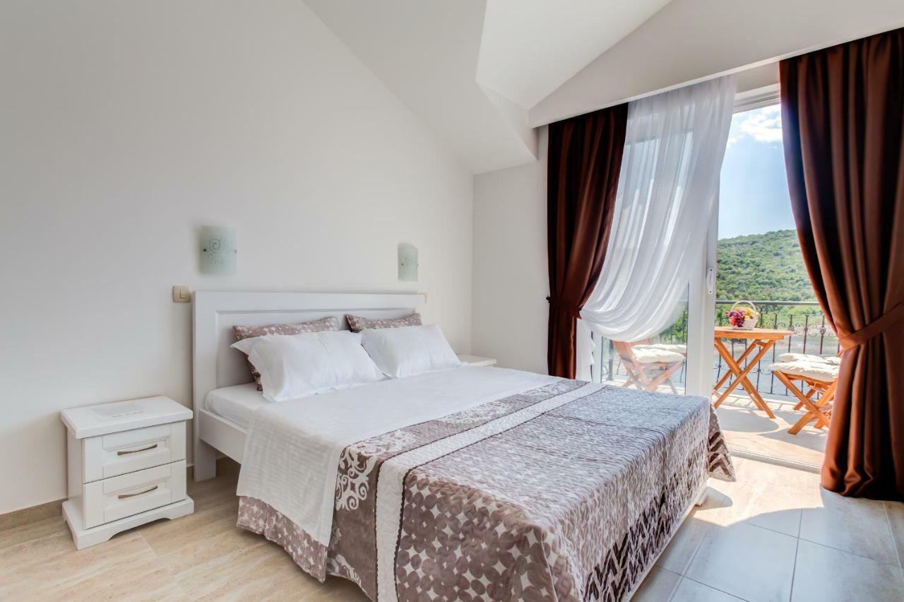 Villa San Apartments 티바트 외부 사진
